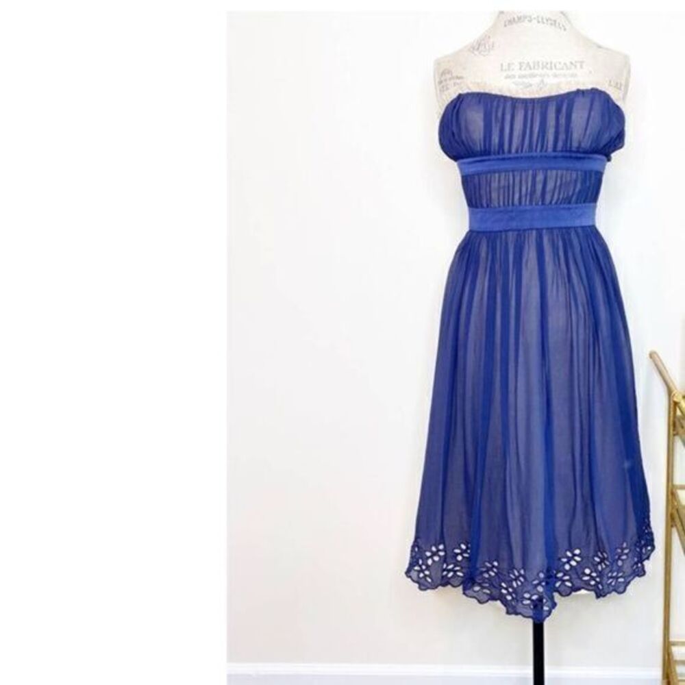 BCBG Paris Vintage Blue Strapless Chiffon cocktail Dress size 6 floral lace